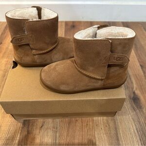 Toddler UGG Keelan Boots in Chesnut. Size 12 toddler. Never worn, brand new.